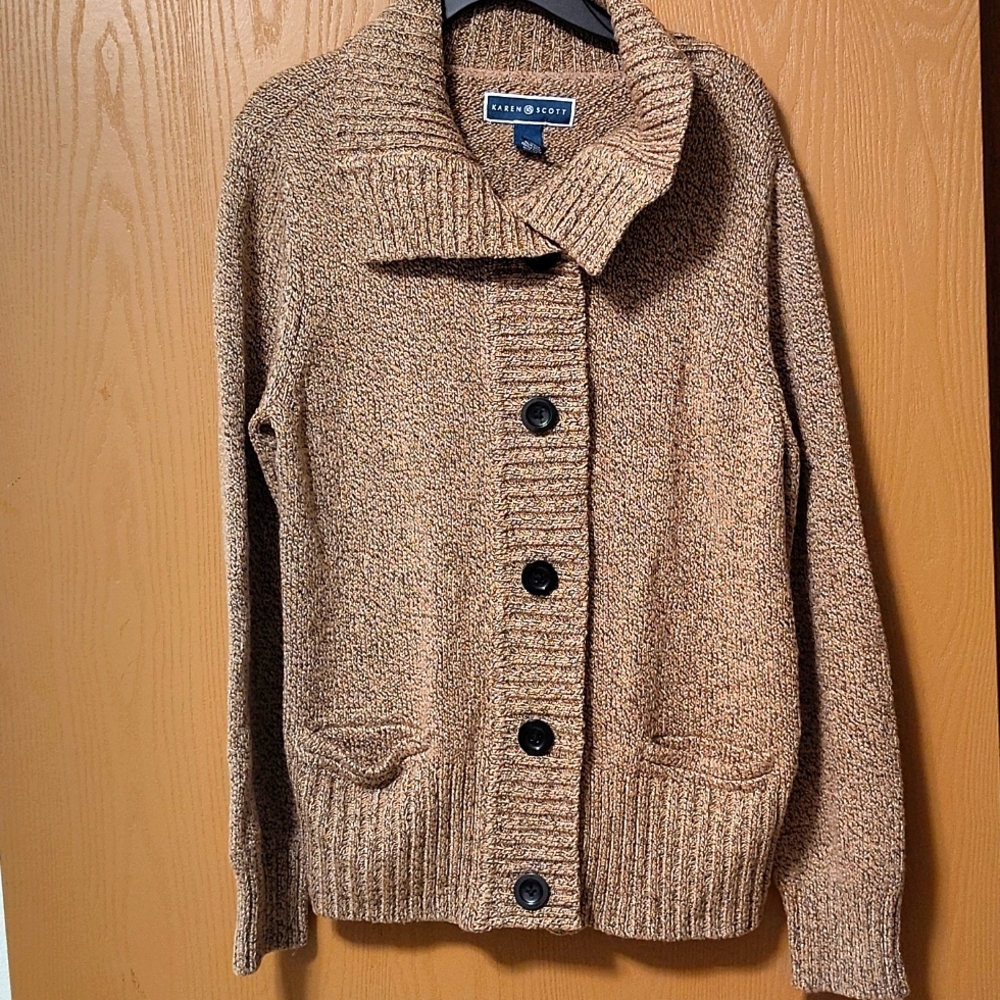 Sweater with pockets